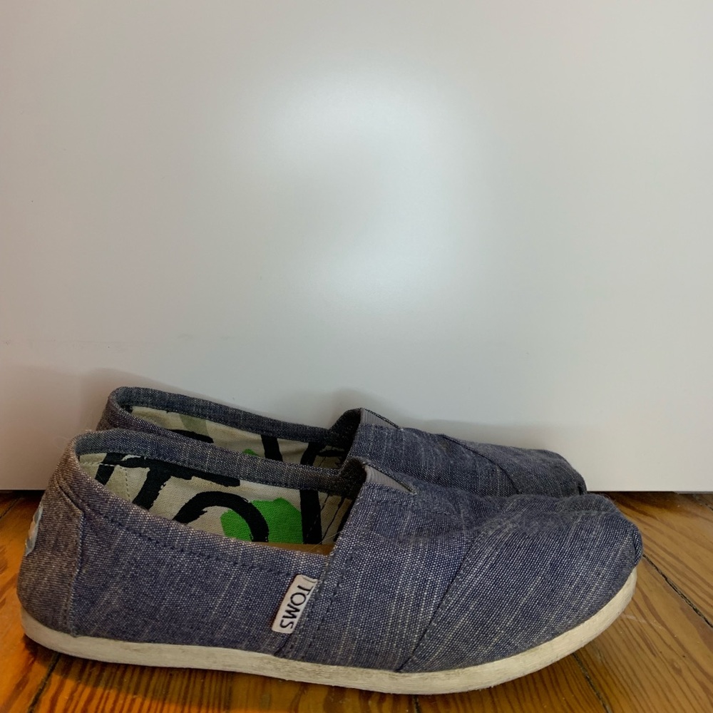 TOMS denim sip on size 6.5 W
